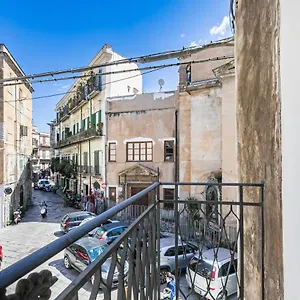 Piazza Pretoria & Quattro Canti Roomy Flats With Balconies , Palermo Italia