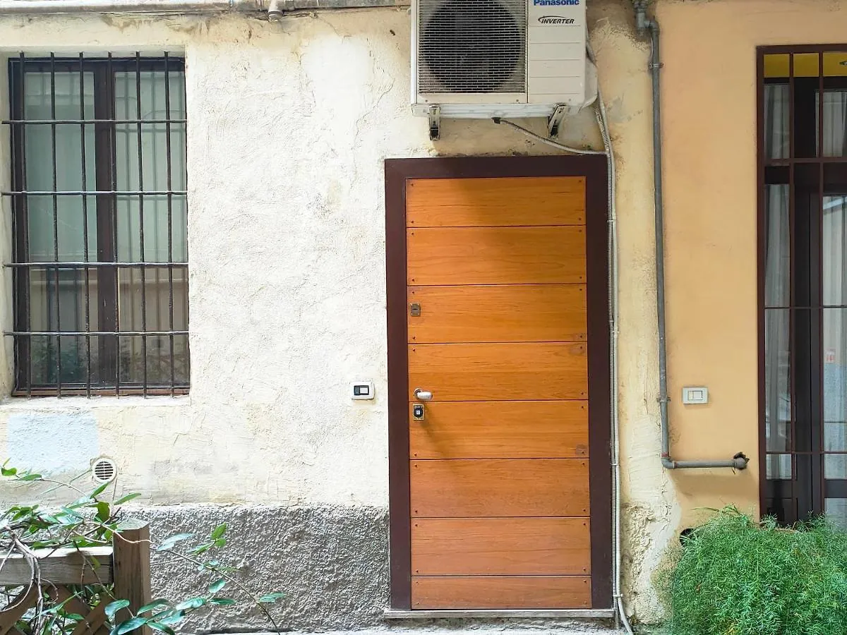 Bomboniera Nel Cuore Di Milano Navigli Italien